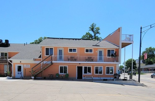 Spirit Lake Apartment | New! 4 Bedroom Unit sleeps 14