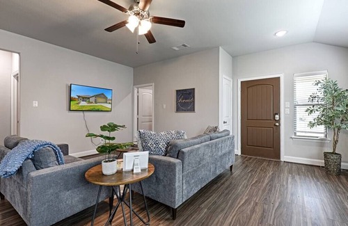 Greenville House | NEW! ✨ 4BD 2BA Cheerful Brand New Build! 🆕