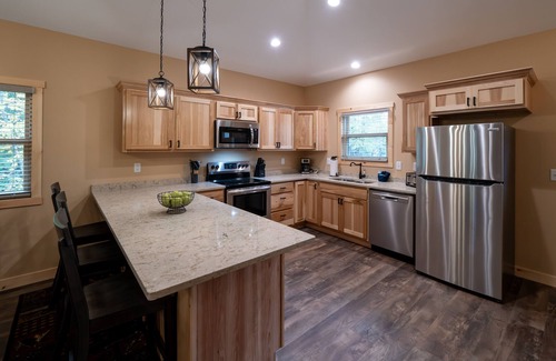 Cable Condo | New! 4BR Lake Namakagon Cabin - Sleeps 16 - Lakefront w/boat access
