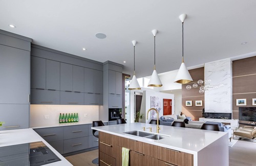 The Blue Mountains House | New 5 bed 5 bath home on the Escarpment.