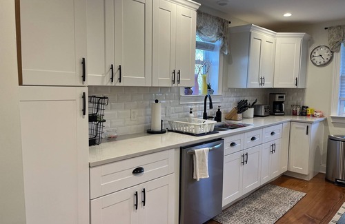 Goshen House | New 5 Bedrm/3bath + Swim Spa & Huge Outdoor Space