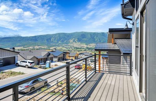 Wolf Creek House | NEW 5 Bedroom House All Season Paradise Powder Mountain Views & Golfing