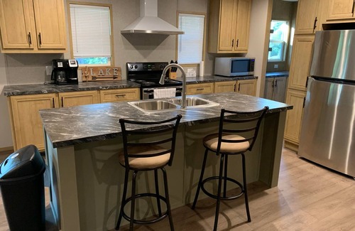 Daisy House | New 5 BR vacation house at beautiful Lake Greeson! Great for large gatherings!