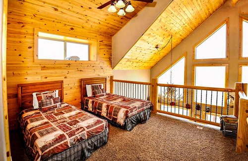 Island Park House | New, 5Br 3Ba Log Home Minutes From Yellowstone Park.