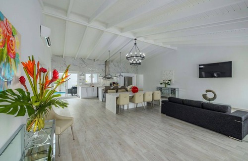 Cunucu Abao Villa | NEW 5BR Villa w/PrivatePool 3min to Eagle Beach
