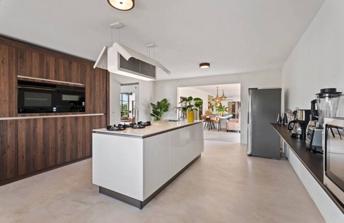 Santa Cruz House | NEW - 6BR 4BA Big Villa - Casibari Residence