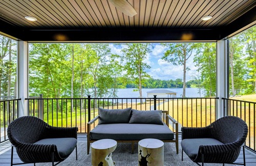 Bumpass House | NEW 6BR Lakefront Lake Anna, Beach, Dock, Deck Views