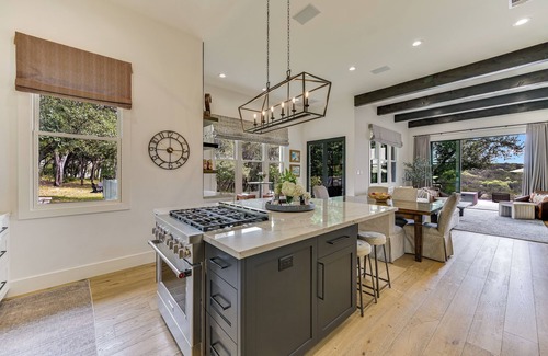 Austin House | NEW Above Sunset Canyon I Pool&Spa I Entertaining I Gym I Services