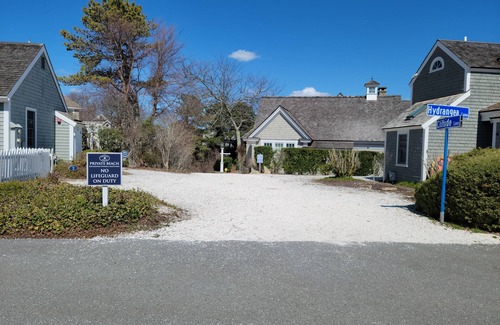 Mashpee House | New ACs, new paint, new linens and towels!Prime spot, right on the beach path!