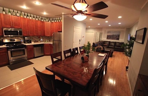Bushwick House | *NEW*ALL BRAND NEW FURNITURE,BEDS,TVS&PLACE IS HUGE&15 MIN SUBWAY 2 DOWNTOWN NYC