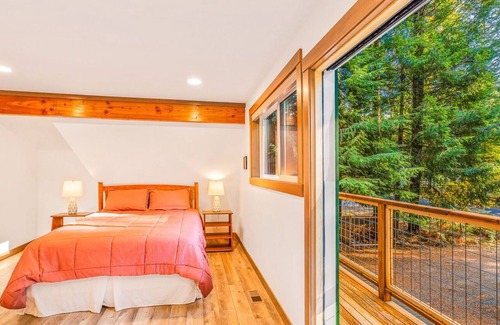 Enumclaw Cabin | NEW: Alpine Basecamp - Charming Cabin near Crystal Mountain, Mount Rainier