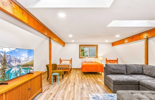 Enumclaw Cabin | NEW: Alpine Basecamp - Charming Cabin near Crystal Mountain, Mount Rainier