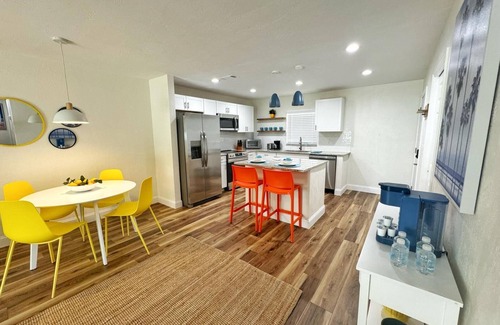 Port Orange House | NEW Amazing 2Bd House with Jacuzzi - Up 6 Guests-Private Backyard!