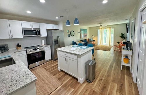 Port Orange House | NEW Amazing Sunshine-Up 6 Guests-Private Backyard