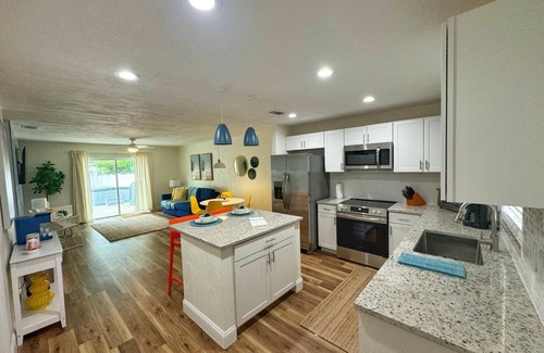 Port Orange House | NEW Amazing Sunshine-Up 6 Guests-Private Backyard