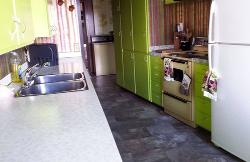 Hamilton House | ★New! ★Amazing Views! ★ Bright & Cheerful! ★Convenient! ★ Family Friendly! ★
