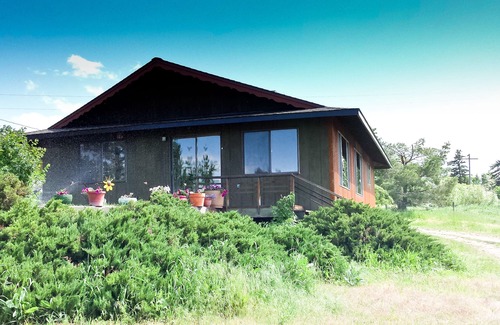 Hamilton House | ★New! ★Amazing Views! ★ Bright & Cheerful! ★Convenient! ★ Family Friendly! ★