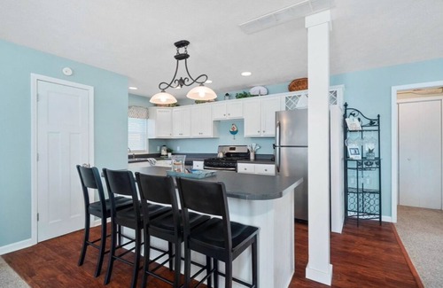 North Webster Cottage | New - Anchor Inn, a Charming Lake Cottage @ Webster Lake