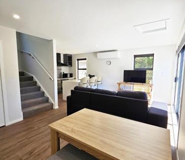 Wellington Apartment | New and Fabulous, City Fringe Bliss!