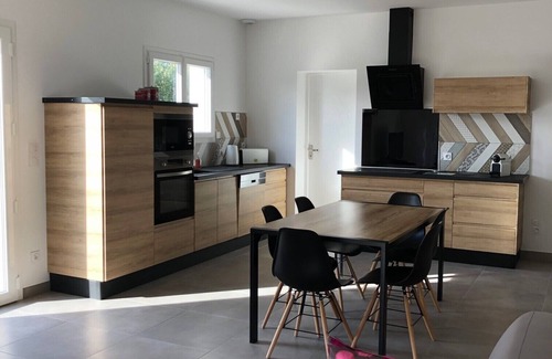 Le Teich House | New and functional house