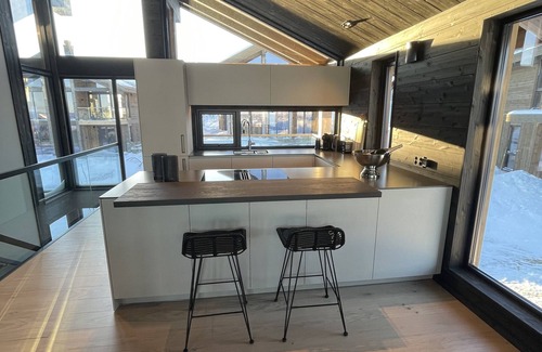 Hol Municipality Ski Chalet | New and modern mountain lodge with panaoramic view, ski inn/out