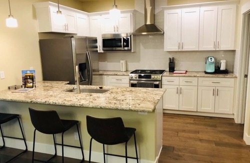 North End House | New and Modern Northend Townhome