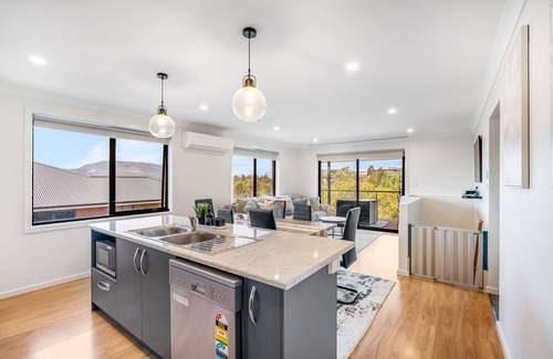 Austins Ferry Apartment | New and Stylish Home in Peaceful Location