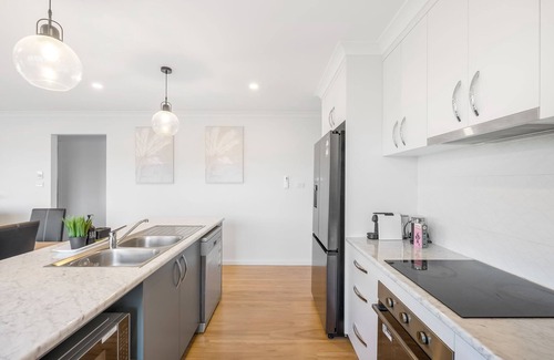 Austins Ferry Apartment | New and Stylish Home in Peaceful Location