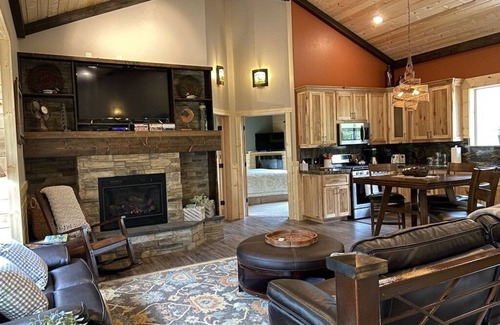 Island Park Cabin | NEW and Stylish Cabin, designed for your Comfort! Private Hot Tub, and More!