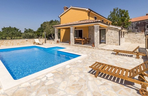 Municipality of Sveti Lovrec Cottage | New and very comfortable and nice decorated villa with pool for 8-10 people