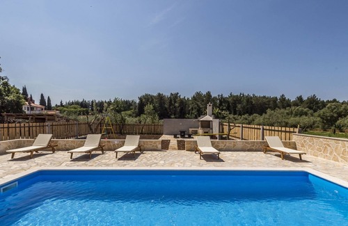 Municipality of Sveti Lovrec Cottage | New and very comfortable and nice decorated villa with pool for 8-10 people