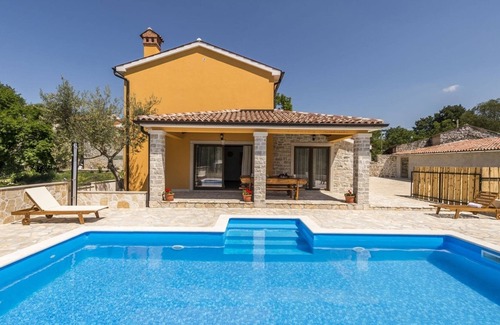 Municipality of Sveti Lovrec Cottage | New and very comfortable and nice decorated villa with pool for 8-10 people