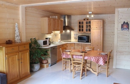 Manigod Apartment | New and warm apartment in south facing chalet in Manigod