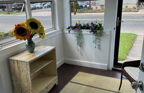 Southington House | NEW-Another Fun Downtown Location 1st floor