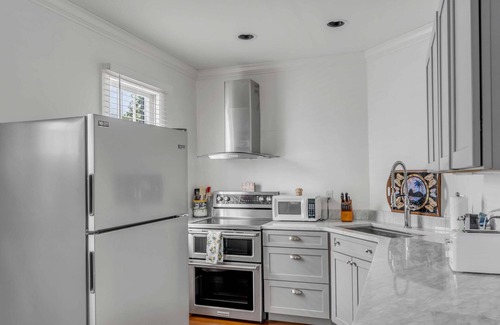 The Point Apartment | NEW! Antique Charm: Downtown Beaufort Home