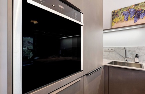 Cornedo All'isarco Apartment | New Apartment 'Vinea Guesthouse Terrace' with Mountain View, terrace and Air Conditioning