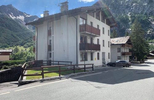 Courmayeur Apartment | NEW APARTMENT COURMAYEUR - CENTER