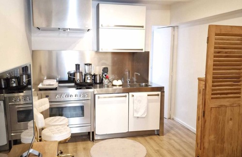 Burgwallen Nieuwe Zijde Apartment | New Apartment Heart of Amsterdam