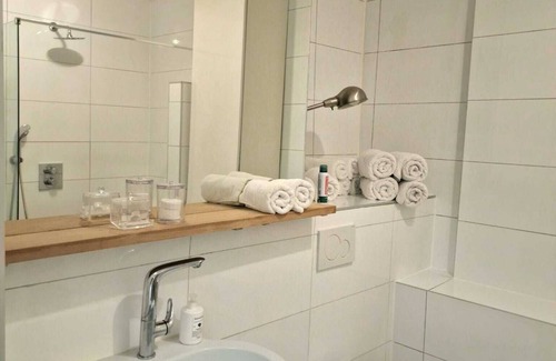 Burgwallen Nieuwe Zijde Apartment | New Apartment Heart of Amsterdam