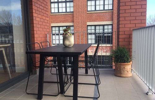 Fremantle Apartment | New apartment in the historic West End close to cafes bars and restaurants.