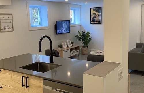 Ahuntsic Apartment | New apartment - Metro Sauvé (Ahuntsic)