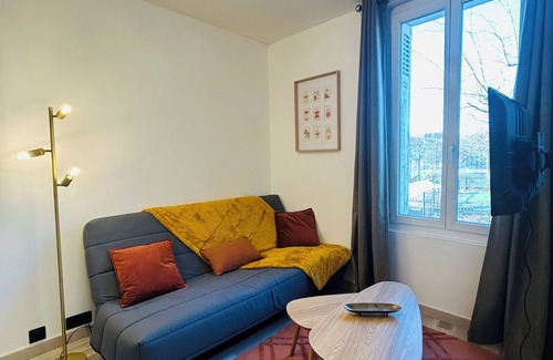 La Fuye-Velpeau Apartment | New apartment near train station