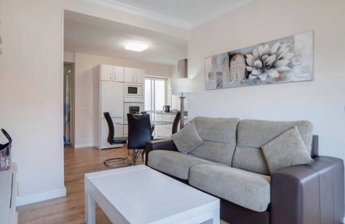 Bailen-Miraflores Apartment | New apartment overlooking the 6 person cathedral