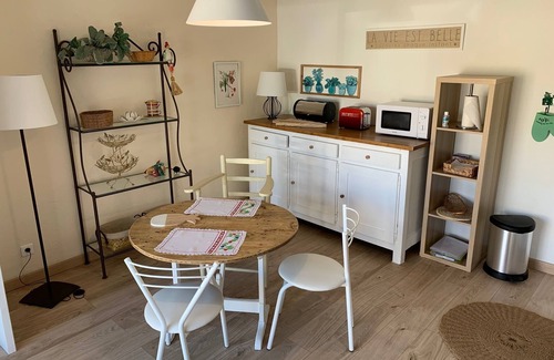 Caromb Apartment | New apartment, self-contained 2 Adults AB 2060544