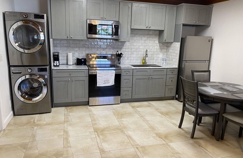 Spanish Wells House | New Apartment with Free Golf Cart 3 Minute walk to Beach