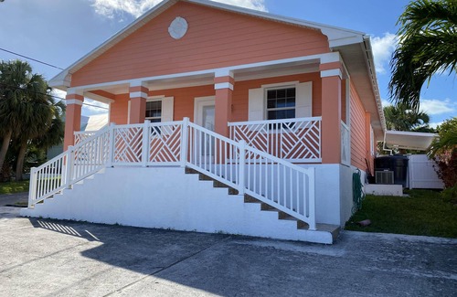 Spanish Wells House | New Apartment with Free Golf Cart 3 Minute walk to Beach
