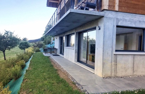 Habere-Lullin Ski Chalet | New apartment with garden in Savoyard chalet