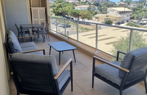 L'Ile-Rousse Apartment | New apartment with mountain view