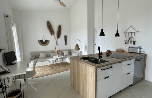 Maniron Apartment | New Apartment with large deck, pool and panoramic view; adults only