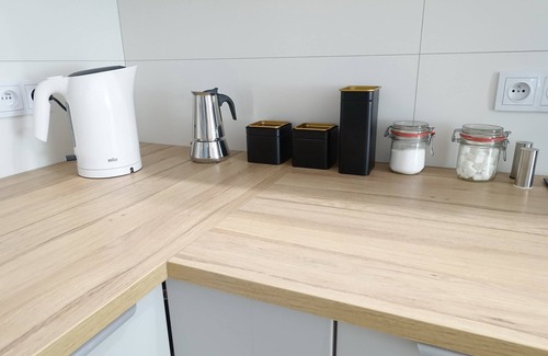 Grzegorzki Apartment | New apartment with three bedrooms and parking close to city center